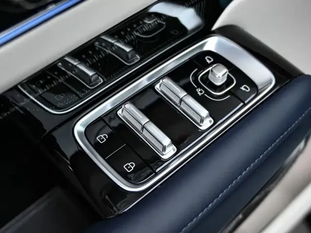 ZEEKR Zeekr 9X 2025 model Ultra Edition 70kWh — Фото автомобиля 24