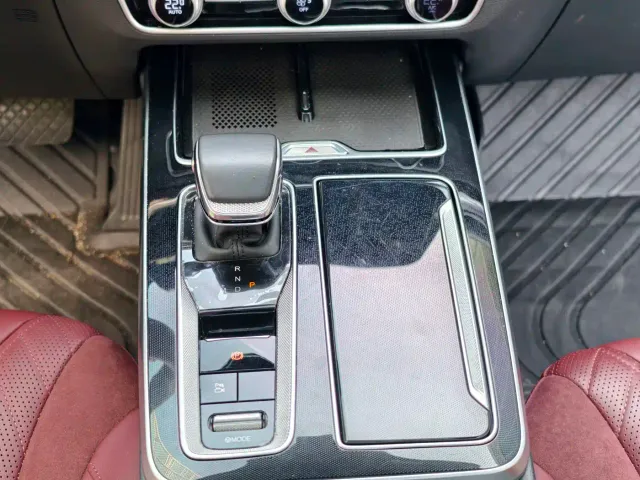 Hongqi HS5 — Фото автомобиля 15