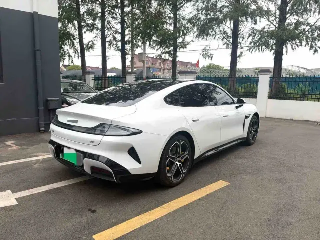 Xiaomi SU7 — Фото автомобиля 8