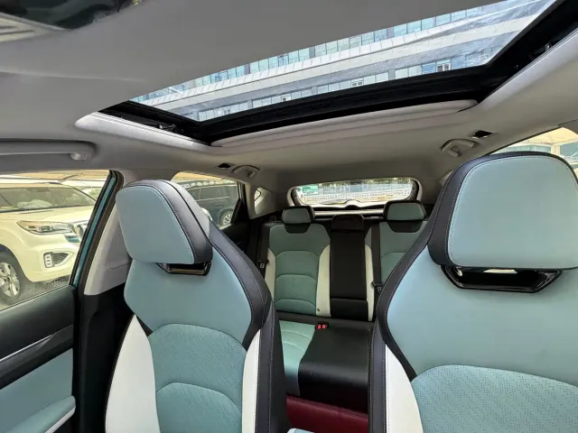 Geely Emgrand S — Фото автомобиля 19