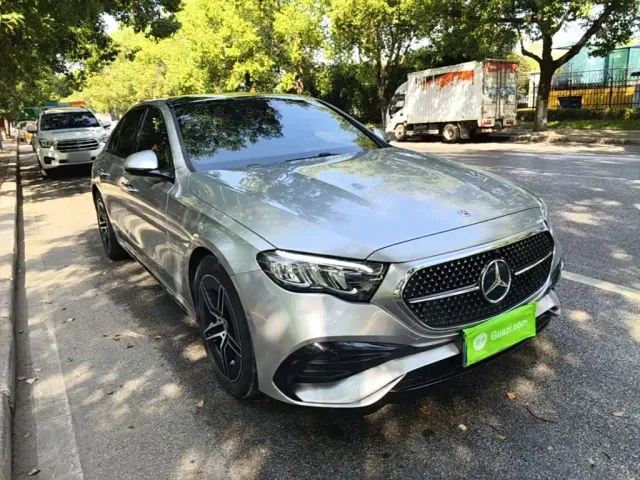 Mercedes-Benz E-Class — Фото автомобиля 21