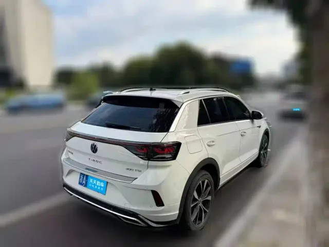 Volkswagen T-Roc — Фото автомобиля 2