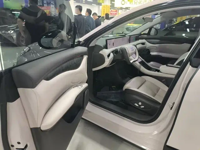IM Motors LS6 — Фото автомобиля 14