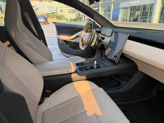 Nio ET5 Touring — Фото автомобиля 12