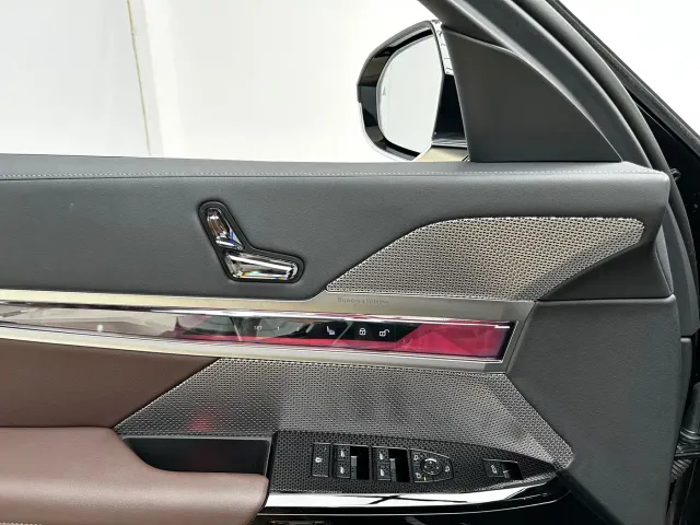 BMW 7 Series — Фото автомобиля 5