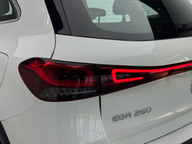 Mercedes-Benz EQA — Фото автомобиля 14