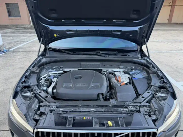 Volvo XC60 — Фото автомобиля 9