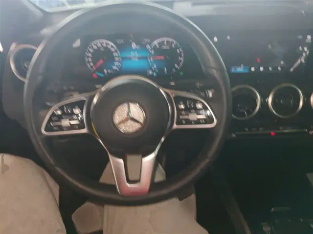 Mercedes-Benz GLB-Class — Фото автомобиля 10