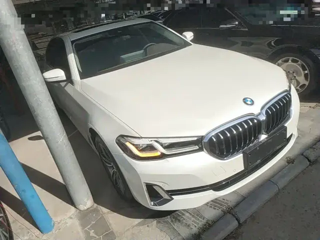 BMW 5 Series — Фото автомобиля 3