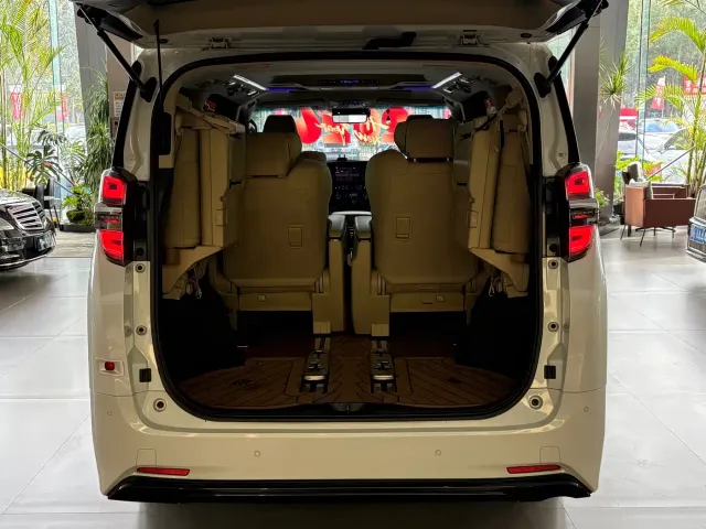 Toyota Vellfire — Фото автомобиля 26