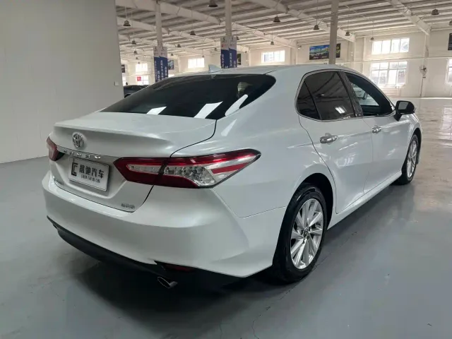 Toyota Camry — Фото автомобиля 4