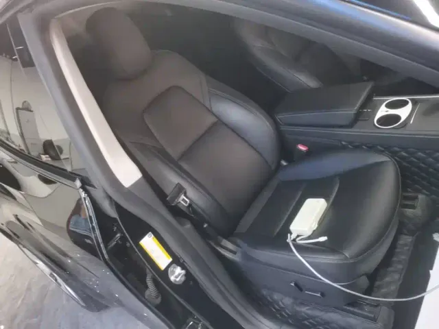 Tesla Model Y — Фото автомобиля 24