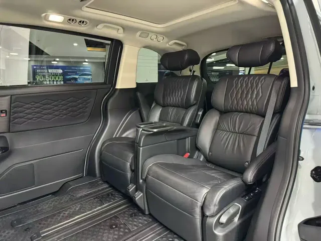 Honda Elysion — Фото автомобиля 6