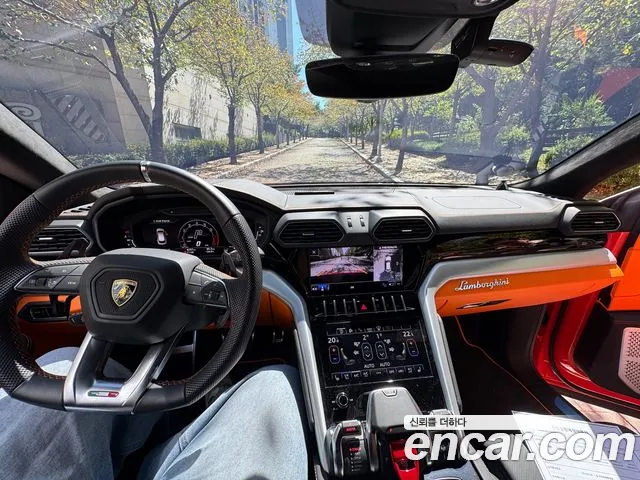 Lamborghini Urus — Фото автомобиля 5