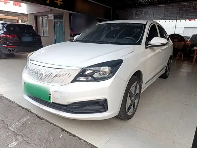 Фотография автомобиля — Dongfeng Fengshen E70
