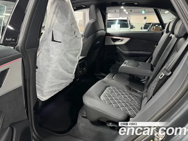 Audi Q8 55 TFSI quattro Premium — Фото автомобиля 6