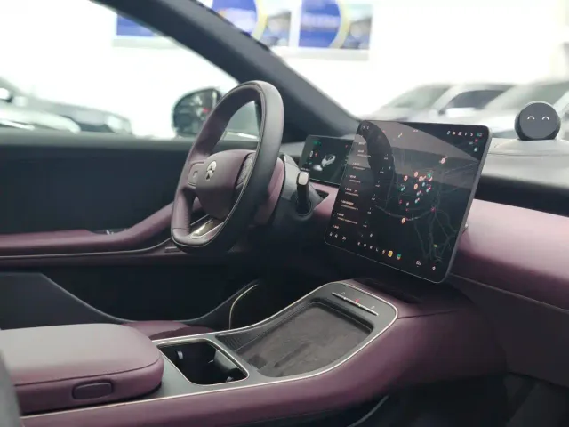 NIO NIO ET5 2025 75kWh — Фото автомобиля 10