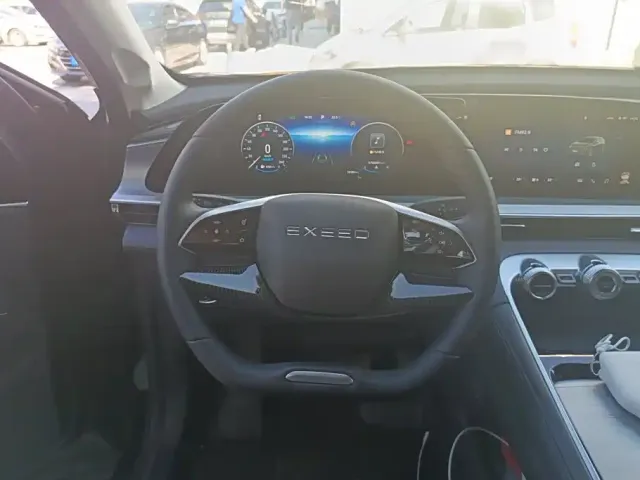 Exeed Exeed Lingyun 2024 300T 2WD Starlight Edition — Фото автомобиля 15
