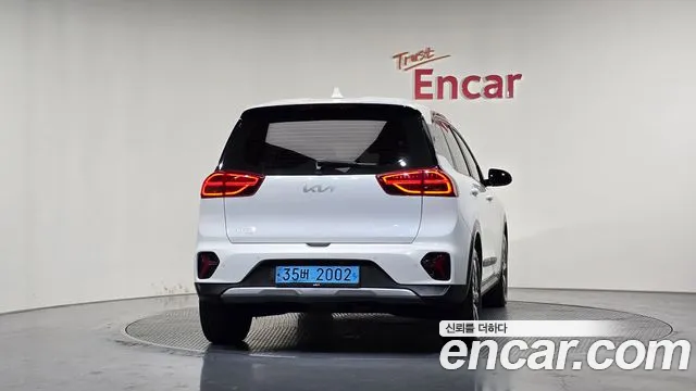 Kia Niro — Фото автомобиля 4