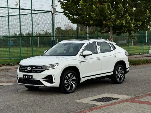 Фотография автомобиля — Volkswagen Tayron X