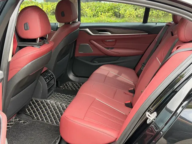 BMW 5 Series — Фото автомобиля 8