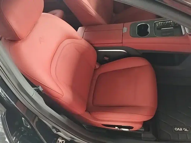 Dongfeng Yipai eπ008 2024 210Max Range Extender 6-Seater — Фото автомобиля 24