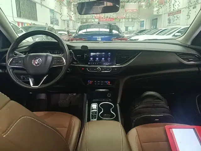 Buick Regal — Фото автомобиля 5
