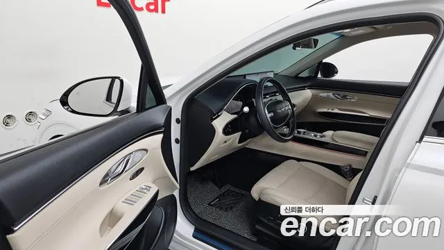 Genesis GV70 — Фото автомобиля 9
