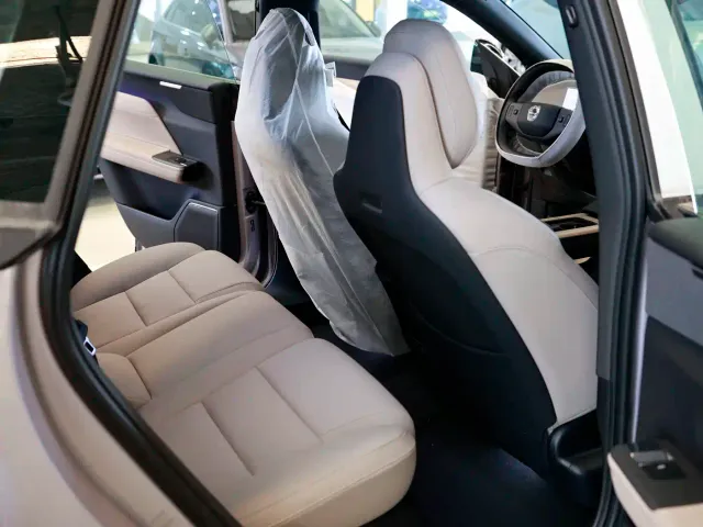 Volvo XC70 Plug-in Hybrid — Фото автомобиля 6