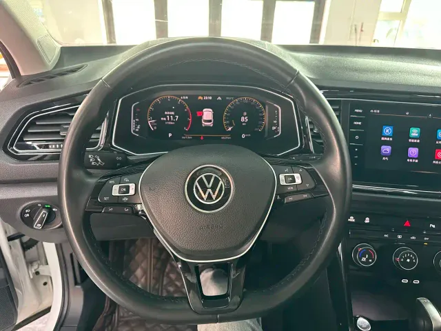 Volkswagen T-Roc — Фото автомобиля 15