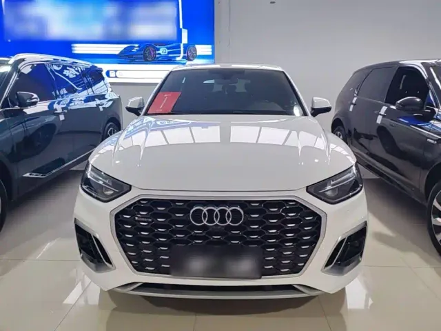 Audi Q5L Sportback — Фото автомобиля 2