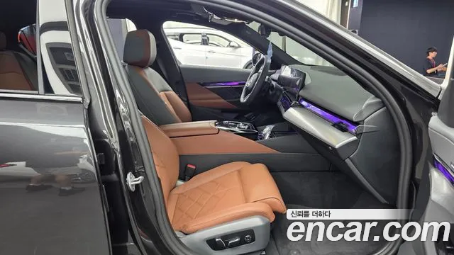 BMW 5-Series 5 серия (G60) 530i xDrive M Sport — Фото автомобиля 11