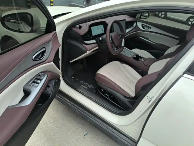 BYD Seal 07 DM-i — Фото автомобиля 15