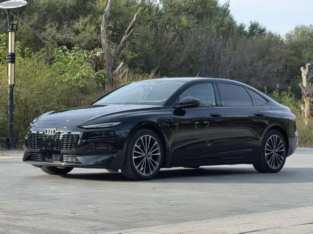 Фотография автомобиля — Audi A6L e-tron