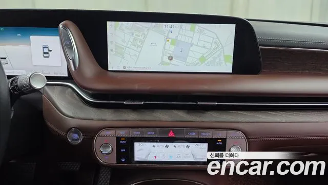 Genesis G90 Бензин 3.5 турбо AWD — Фото автомобиля 14
