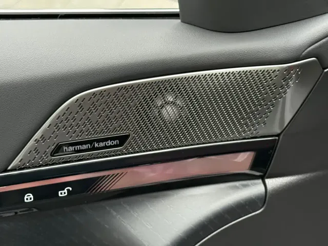BMW 5 Series — Фото автомобиля 13