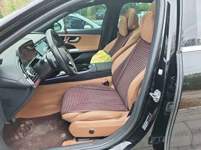 Mercedes-Benz E-Class — Фото автомобиля 11
