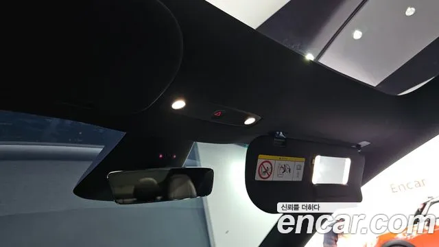 Tesla Model Y — Фото автомобиля 16