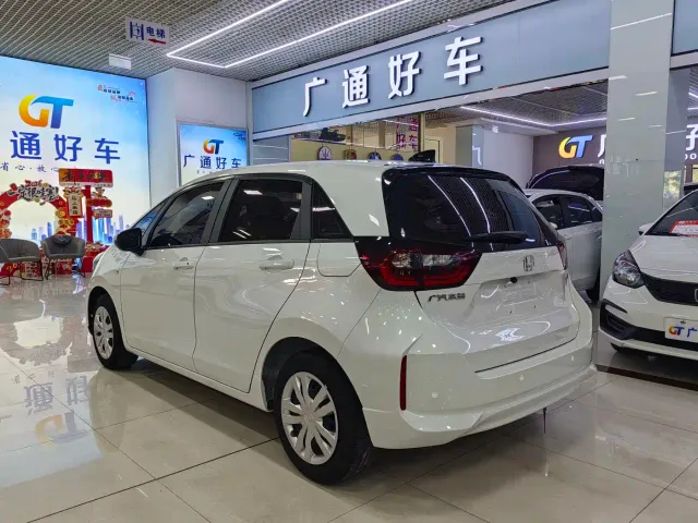 Honda Fit — Фото автомобиля 8