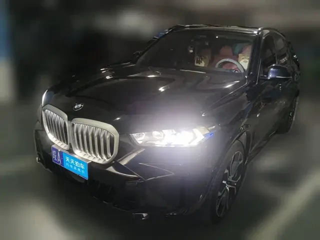 Фотография автомобиля — BMW X5