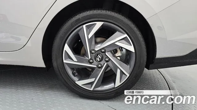 Hyundai AVANTE Новый Avante (CN7) — Фото автомобиля 21