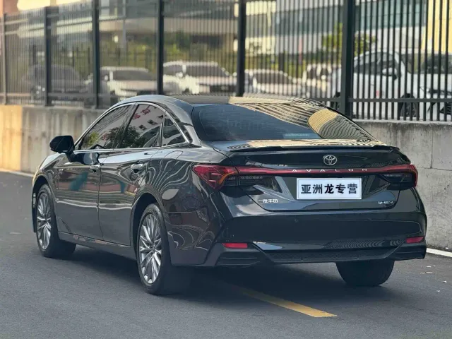 Toyota Avalon — Фото автомобиля 10