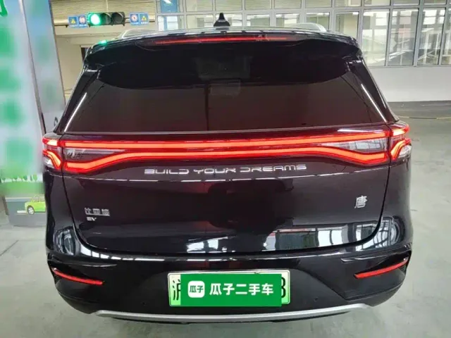 BYD Tang — Фото автомобиля 5