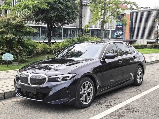 Фотография автомобиля — BMW i3