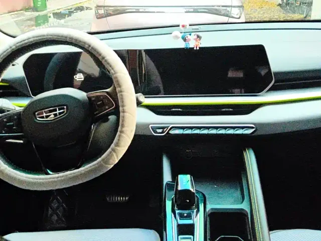 Geely Binyue — Фото автомобиля 12