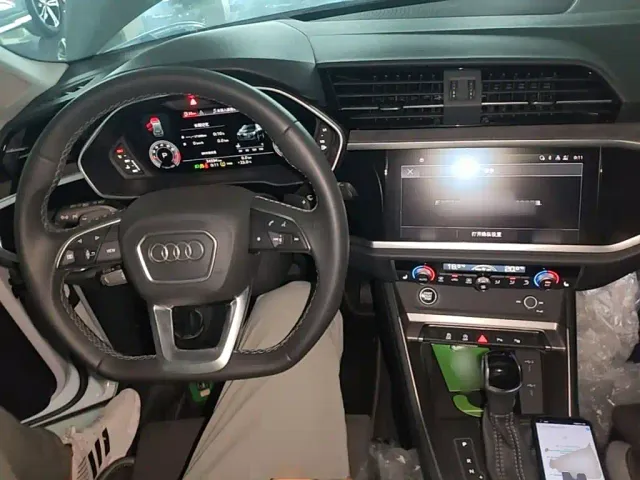 Audi Q3 — Фото автомобиля 9