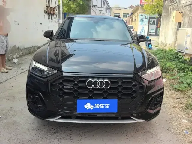 Audi Audi Q5L 2025 45th Anniversary Edition 40 TFSI Luxury Sport — Фото автомобиля 2