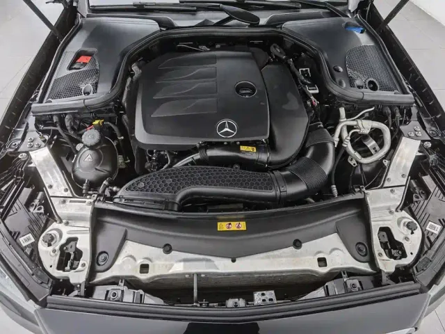 Mercedes-Benz E-Class — Фото автомобиля 6