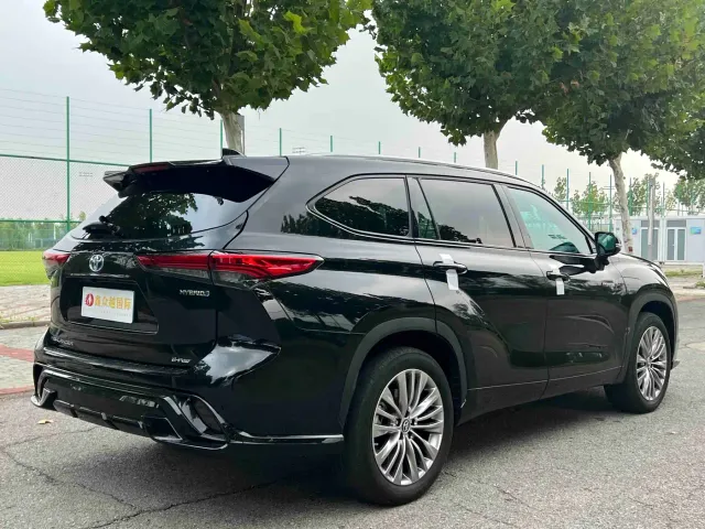 Toyota Highlander — Фото автомобиля 7