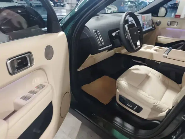 Li Auto L9 — Фото автомобиля 15